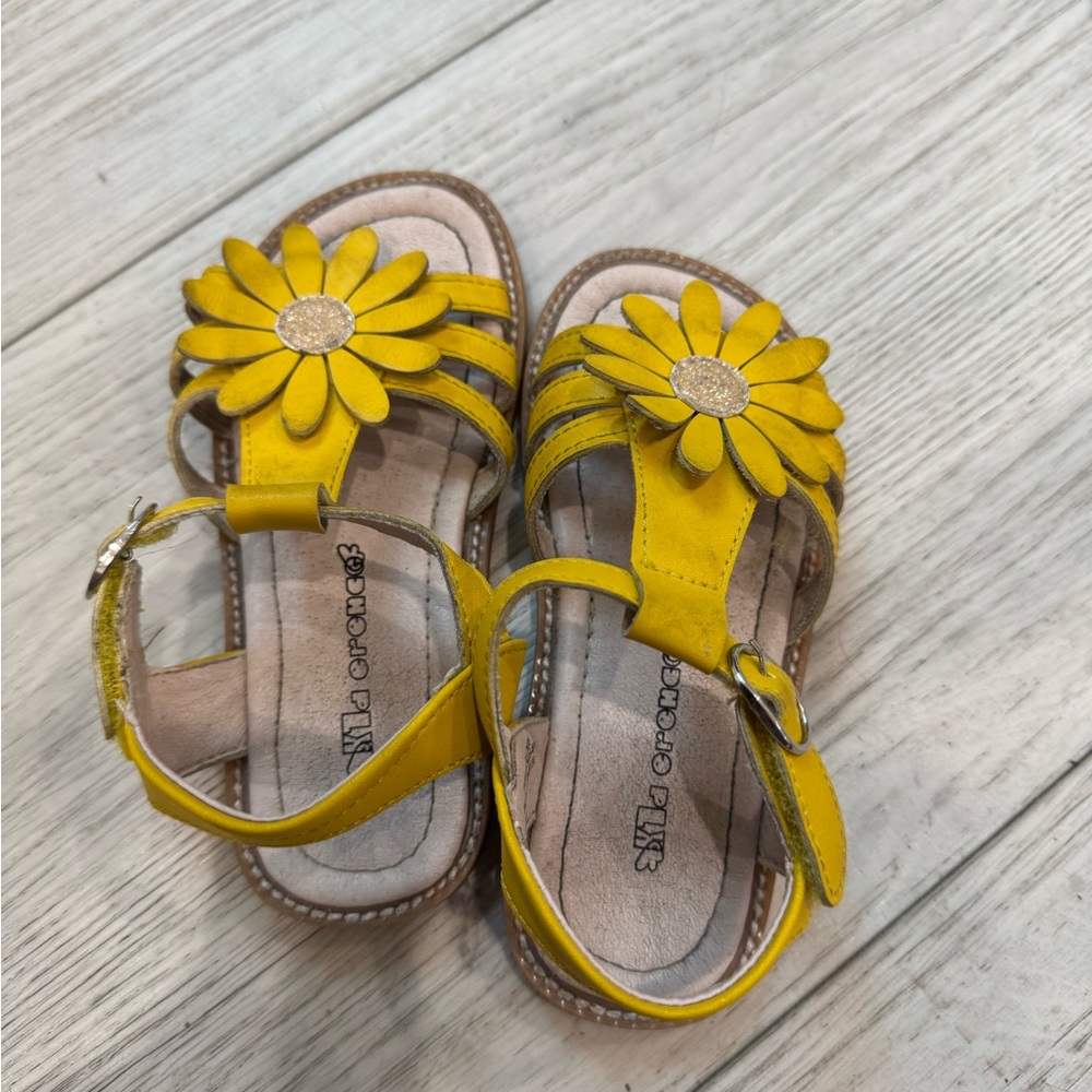 Yellow Daisy Flower Girls' Sandals with Ankle Strap